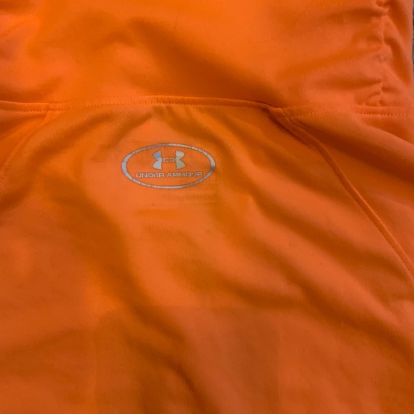 SOLD Under Armour Shirt - Picture 6 of 6